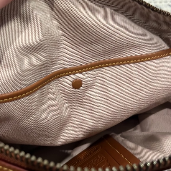 Coach handbag. - Picture 10 of 17